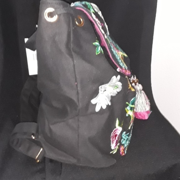 STEVE MADDEN FLORAL EMBROIDER BACKPACK - Picture 3 of 5